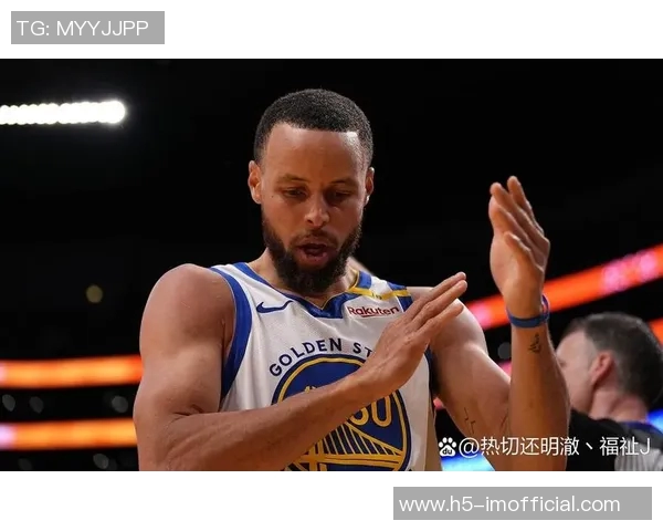 库里谈背靠背赛程挑战称球队在与掘金的较量中展现拼搏精神