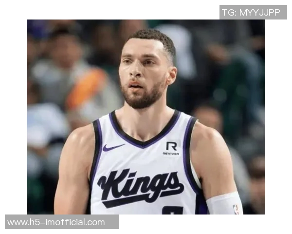 萨城对决库里拉文三分雨下19分4板2助1断展现全能表现 萨城对决库里拉文三分雨下19分4板2助1断展现全能表现