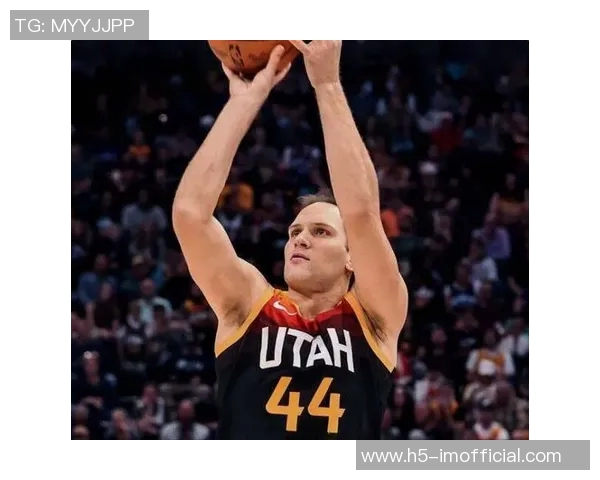 曼恩表现出色全队最高得分21分6篮板助球队奋战难阻失利之路