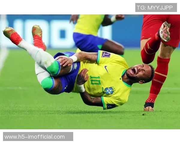 内马尔伤情仍待确认父亲透露影像检查结果尚未公布