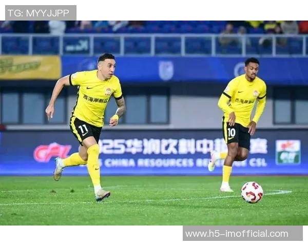 大连英博主场落后青岛西海岸阿齐兹精彩进球助队领先 大连英博主场落后青岛西海岸阿齐兹精彩进球助队领先