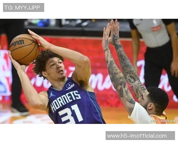 克尼佩尔下半场发力砍下15分全场三分命中率高达55助球队取胜